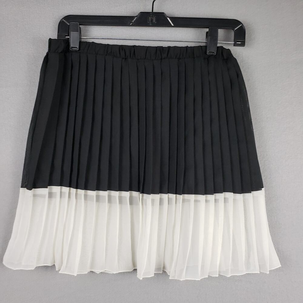 Charlotte Russe L Accordion Pleat Mini Skirt Black White‎ Colorblock Whimsigoth